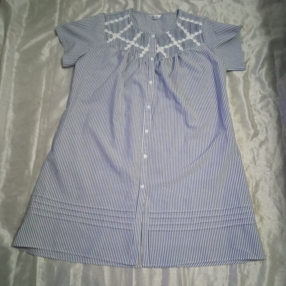 Aviier women's short sleeves loungewear dress blue/white stripes size XL